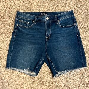 GAP denim shorts bermuda fray hem Sz 8/29 casual dark wash summer fall beach